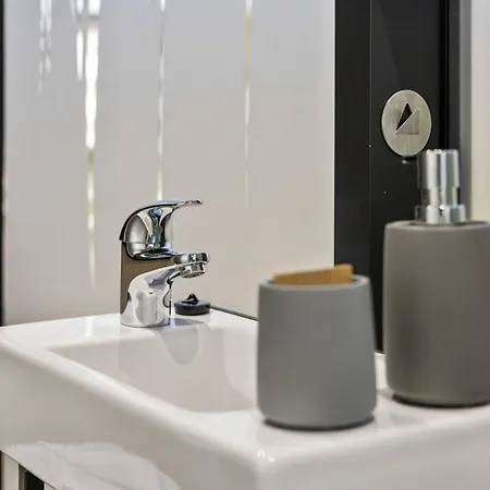 Pur & Erlebnisurlaub Im Spiegelhaus Oeoed Guest house Lauterach