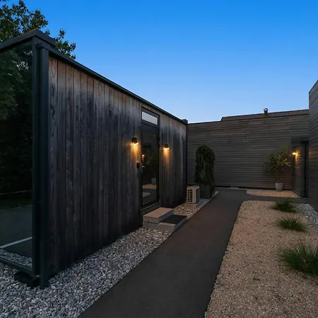 Affittacamere Pur & Erlebnisurlaub Im Spiegelhaus Oeoed Lauterach