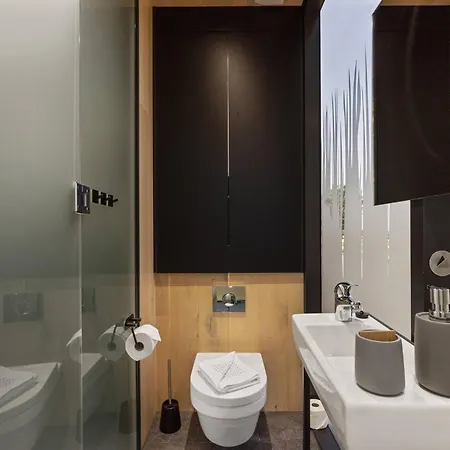 Pur & Erlebnisurlaub Im Spiegelhaus Oeoed Affittacamere Lauterach